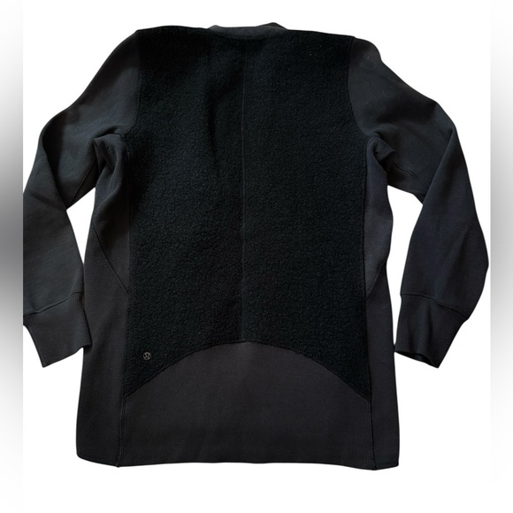 Lululemon Stand Out Sherpa Jacket – Size 4 – Excellent Condition - Picture 5 of 8